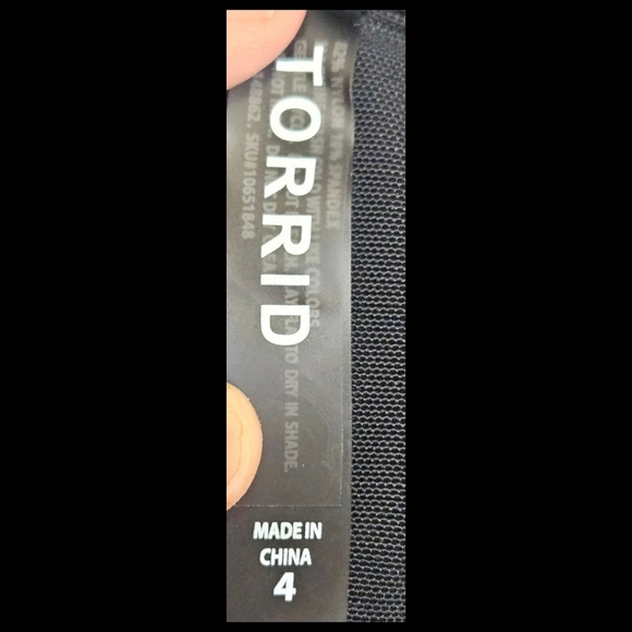 TORRIDS Flirt Collection Plus Size Wireless Black Straight Flounce Bikini Top 4X - Picture 16 of 16